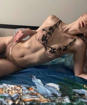 🌹 В Москве я живу, чтобы удовлетворять самые сокровенные желания. Мои услуги — это воплощение твоих грез и фантазий. 😈 Со мной ты окунешься в мир страсти и нежности. Я истинная экспертка в искусстве удовольствия. 💃🏻 Предлагаю широкий спектр возможностей: классический секс, оральные ласки, массаж, стриптиз и многое другое. Я знаю, как удовлетворить мужчину. Мои клиенты оставляют только самые лестные отзывы обо мне. 🌟 Экспериментируй, расслабляйся и получай наслаждение в моей компании. Уверяю, с тобой будет незабываемо! 💋 Жду твоего звонка, чтобы погрузиться в мир наслаждения вместе. 😉 Фото — настоящие, аттестую! 📷 Елизавета