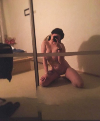 💋 Со мной ты окунешься в мир страсти и наслаждения, испытывая незабываемые моменты. У меня есть отзывы подтверждающие это! 👄 Я сделаю все возможное, чтобы удовлетворить твои желания и фантазии: классический секс, оральные ласки, массаж и многое другое. Также есть пара фото, чтобы ты смог оценить мою красоту. 😉 Свяжись со мной и позволь мне сделать Москву особенной для тебя. 💕 Галинка